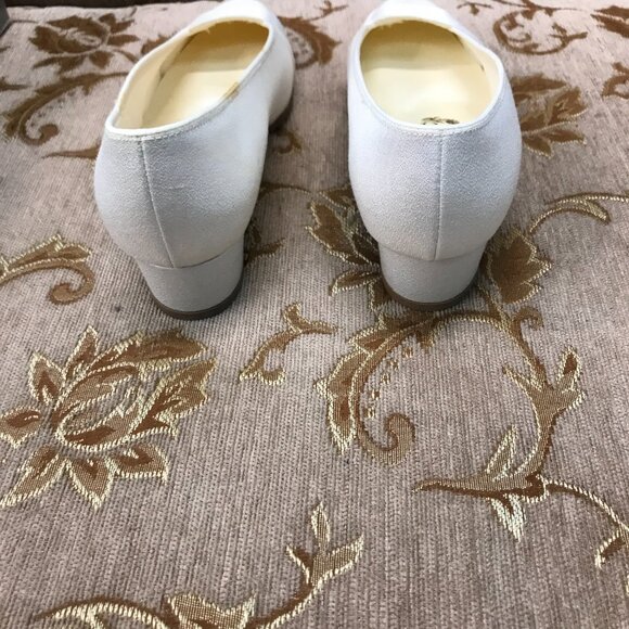 Dye-Able White Gloria Boca Crepe and Satin, Formal Elegant Wedding Comfortable - Picture 6 of 16